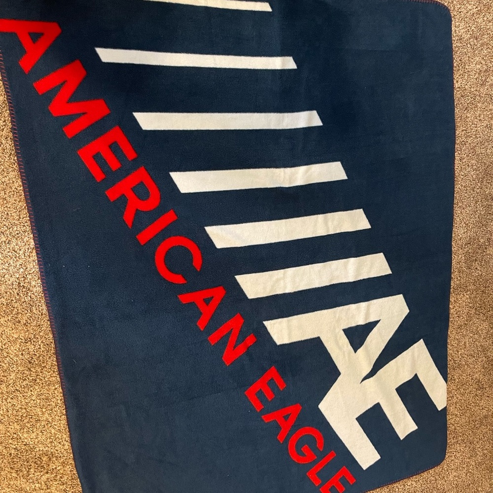 AE fleece throw